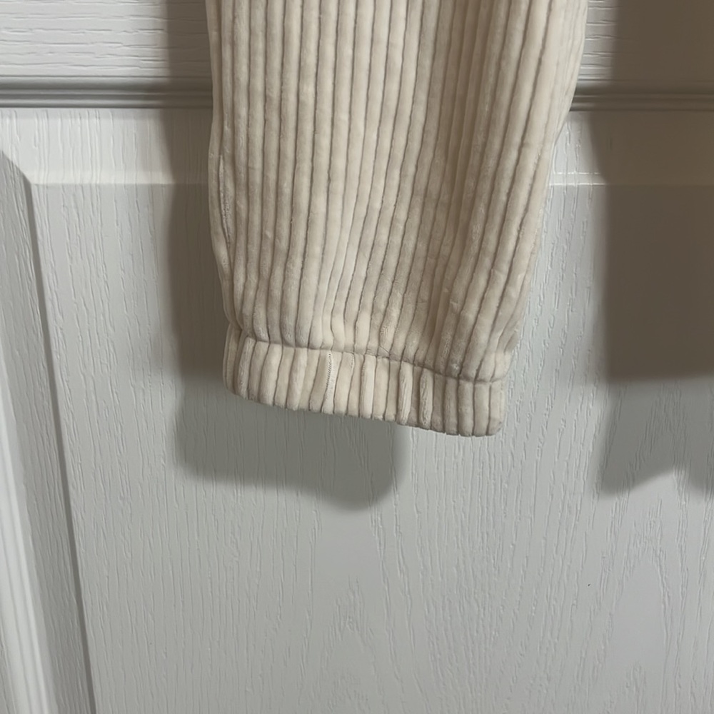 Cream Ribbed Sweatpants! Great condition - Picture 2 of 6